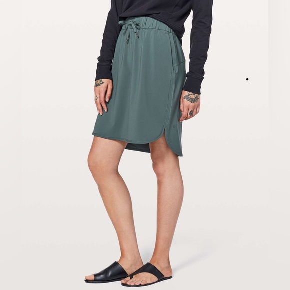 Lululemon On The Fly Skirt 21” - Picture 1 of 6